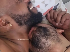 Sexo a três e suas delicias, enquanto o daylan barrows leva vara beija gostoso o social sem camisa - completo no red