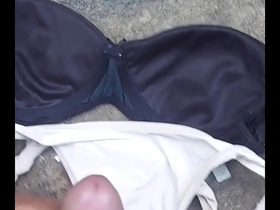 Calcinha e sutiã da cunhada gostosa