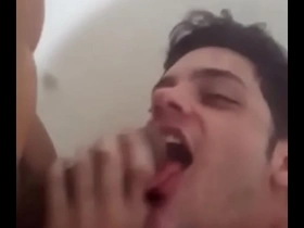 Policial casado traindo esposa