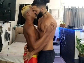 O davi lobo socando e dando linguada no meu cuzinho e me fez depósito de seu leite