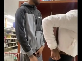 Action ou vérité, elle a choisi action et voilà le résultat dans le magasin.