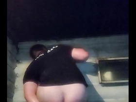 A fat-assed russian guy spread his legs and agreed to star in amateur gay porn for $ 10)))