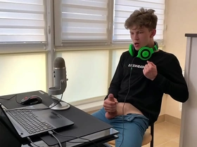 Young streamer on twitch jerking off after stream /big dick / monster cock