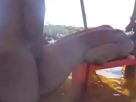 Metendo no cu do branquinho na praia