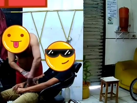 Depilei o saco  do novinho  e mamei o pauzao gostoso dele