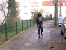 090 rubber gimp berlin 2