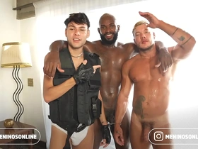 Bastidores - miguel baiano & lipe levado & hanry onlyjapa - bareback (pegando no cacete)