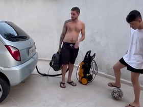 Veio em casa e pedi ajuda dele para lavar o carro ryan ross