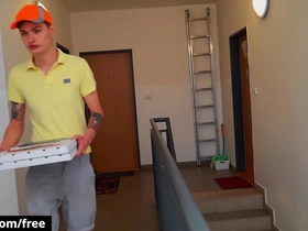 (jamie owens) delivers the pizza in the exact moment (jerom)e is horny wants to masturbate - bromo