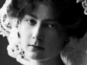 Dark lantern entertainment presents