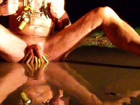 Cbt dans une flaque d'eau en plein hiver