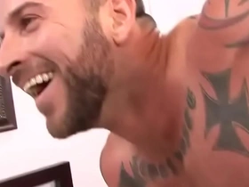 Julian rios cumshot - julian sborra tutto sudato e affaticato