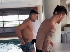 Arregaçando o cu do novinho na dp  ( disponível dia 30/05 em www.erickplay.com )