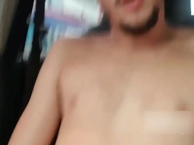 Erick diaz batendo punheta em público (assista completo em www.erickplay.com)