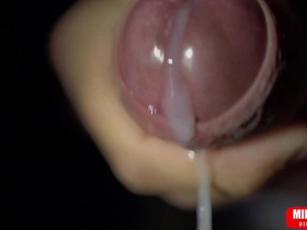 Very large cock head cums