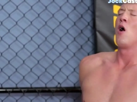 Smooth newbie sucks off and drills stud in missionary