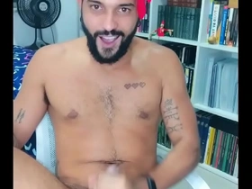 Jerking off in my boyfriend's room