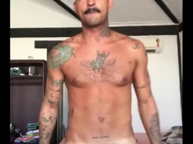 Acordei no tesao bati 5 punhetas já , gozei pra caralho , ainda são 9 da manhã