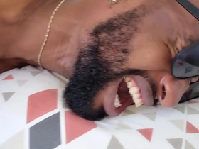 Meu vizinho negão dando o cuzinho pela primeira vez, gemendo muito - full red